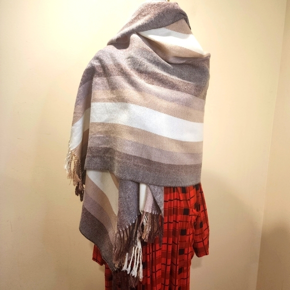 Large 100% wool Brown Wrap Scarf - Picture 1 of 9